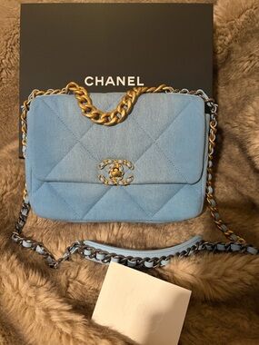 CHANEL 19 Classic Denim Flap